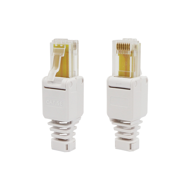 I punti di contatto della spina terminata in campo RJ45 sono progettati con alta precisione?