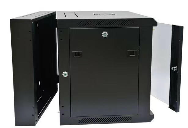 L'armadio di rete può regolare automaticamente la temperatura interna?